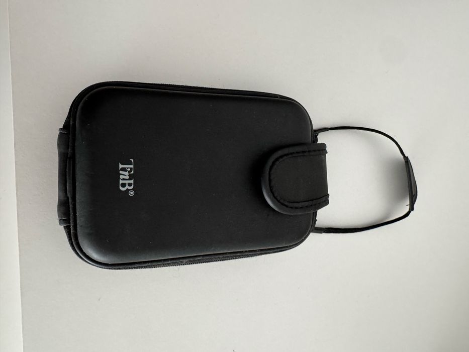 Tomtom GPS in good condition.64739146145283121