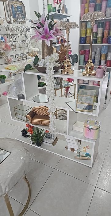 Móvel lacado a branco