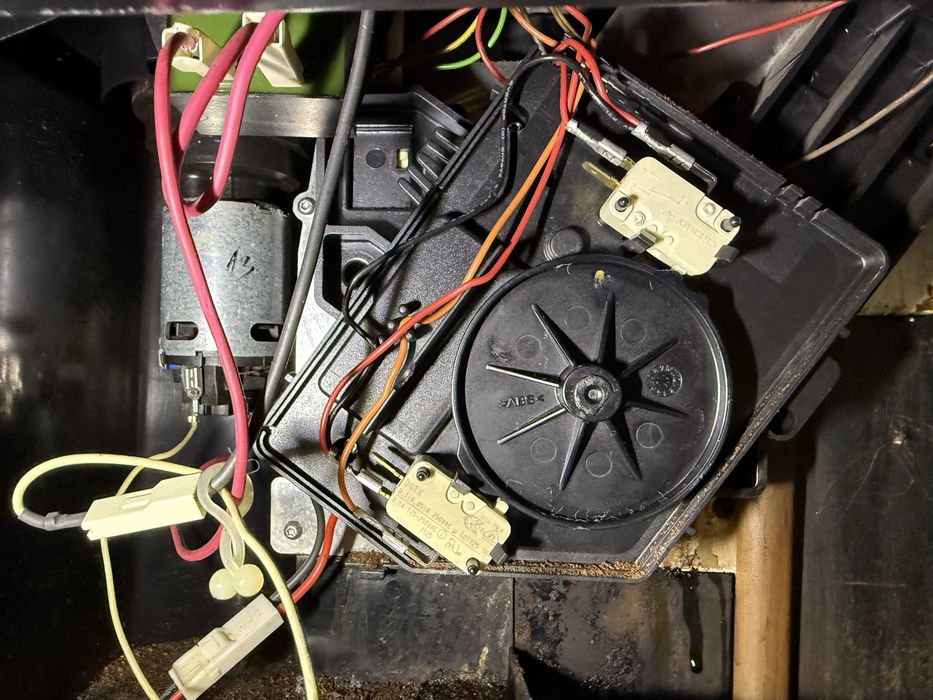 Ремонт кавоварок будь-якої складності - Техноплюс