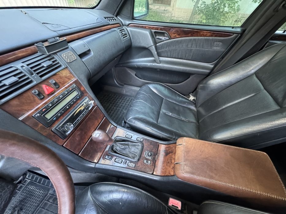 Мерседес E250 w210