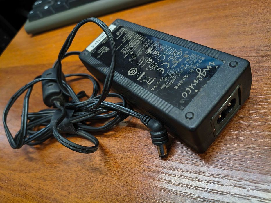 Блок живлення 8-9 V, 2A