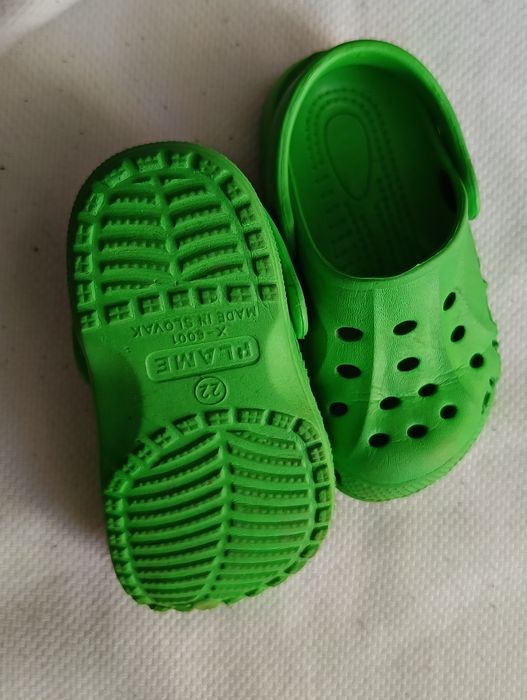 Piankowe buty klapki dziecięce