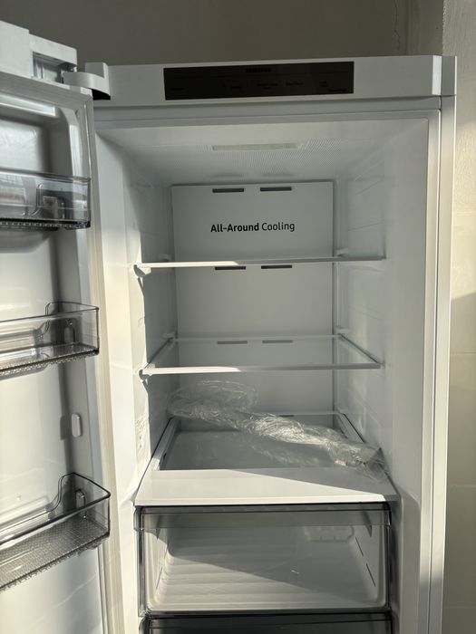 Морозильна камера Samsung, RZ32C7AE6WW