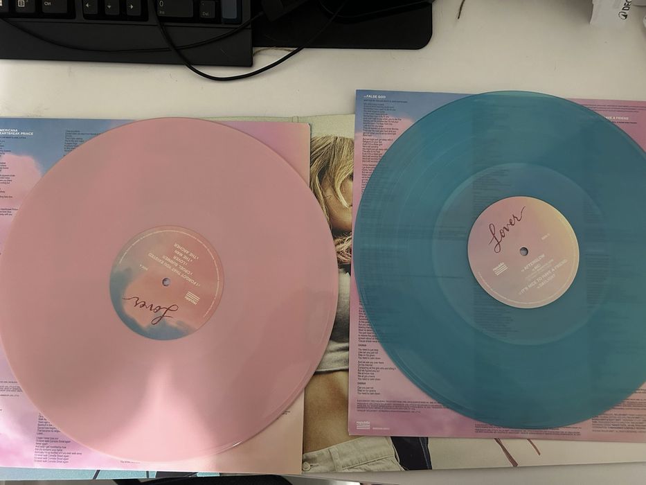 Varios Vinil, de Taylor Swift a Arctic Mokeys