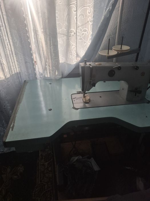 Швейна машинка промислова