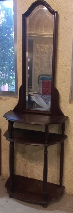 Movel de entrada com espelho.