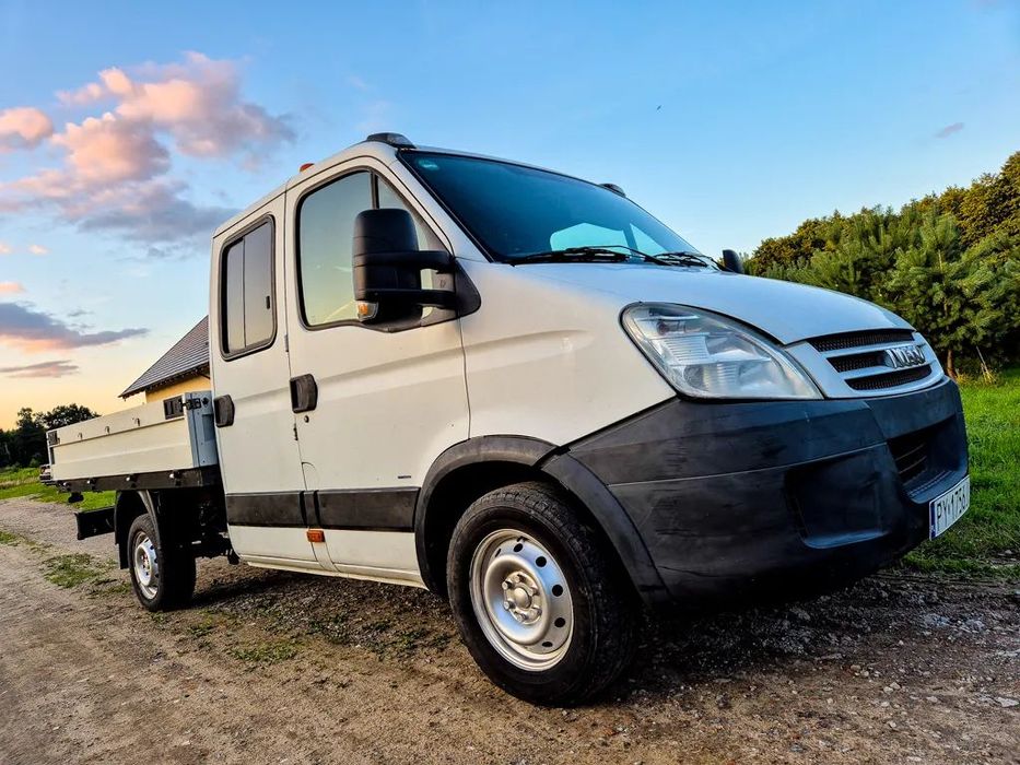 Iveco Daily Doka # 7 Miejsc # Hak 3,5t # 2.3 120KM # ZAREJESTROWANY  Daily Doka # 7 Miejsc # Hak 3,5t # 2.3 120KM # ZAREJESTROWANY