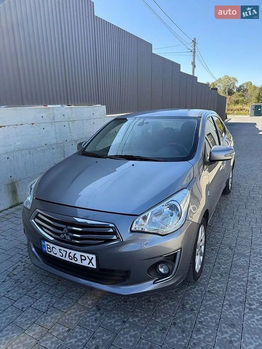 mitsubishi attrage 2015