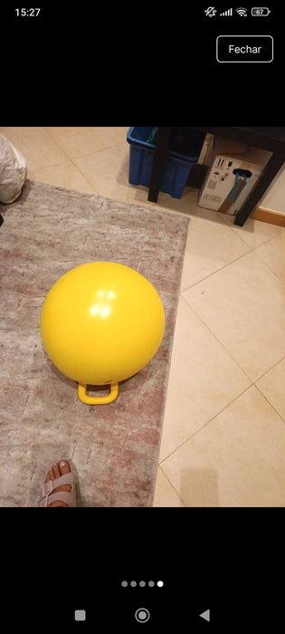 Bola saltitona criança