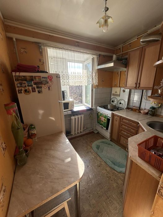 Трикімнатна квартира в районі залізничного вокзалу