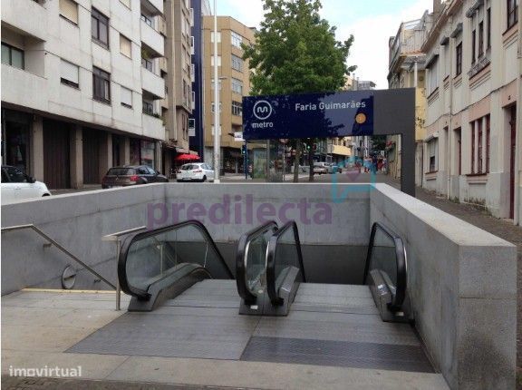 REF4149 - T2 Faria Guimarães, Porto