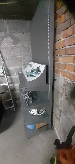 Regał metalowy..