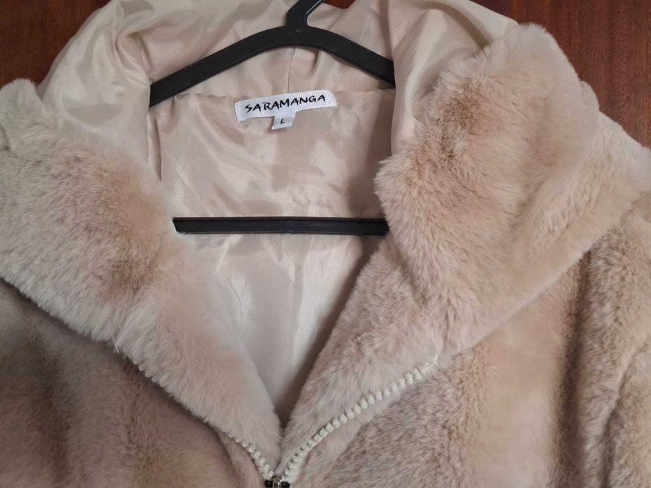 Casaco de pelo na cor creme - Tamanho L