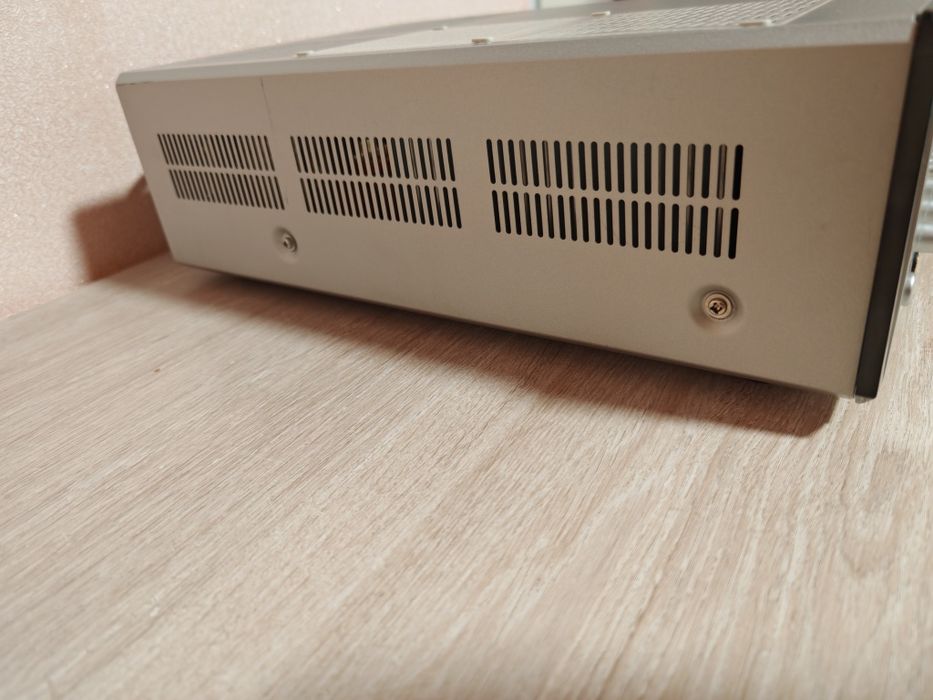 Стерео ресивер Yamaha RX-E410 Piano Craft