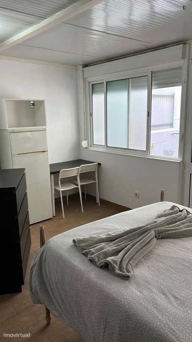 Quarto - localizado em Arroios Lisbon