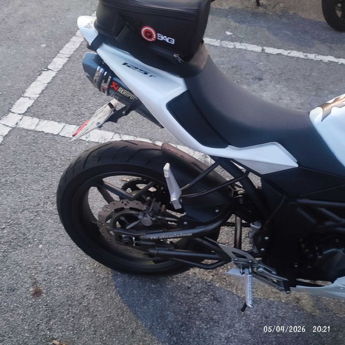 Vendo mota Megelli 125 cc