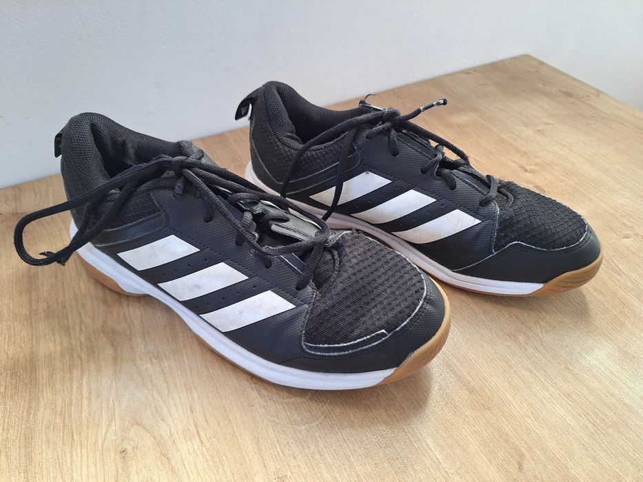 Buty halowe halówki Adidas 42 2/3 do piłki ręcznej