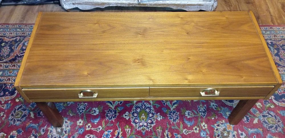 Konsolka w stylu mid centure