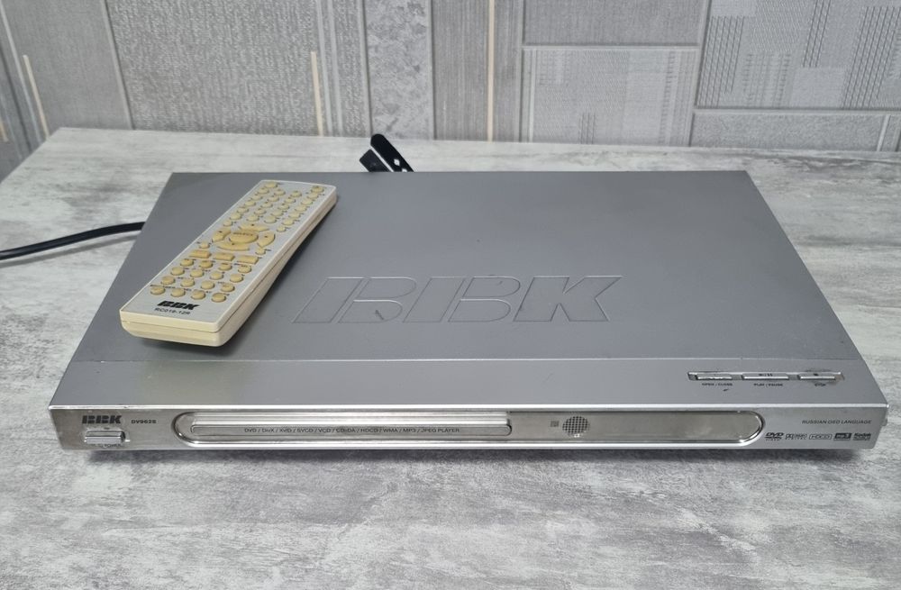 Dvd плеер BBK dv962s
В дуже гарному стані. В ремонті не був!