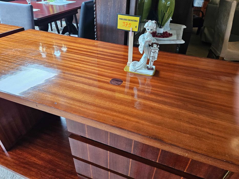 Aparador vintage - Algumas marcas de uso