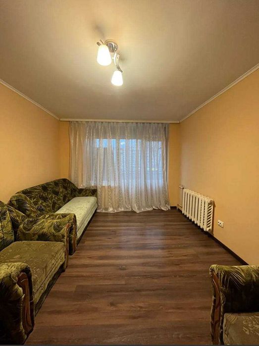 Продається бюджетна квартира в гарному районі біля парку та озера!!!