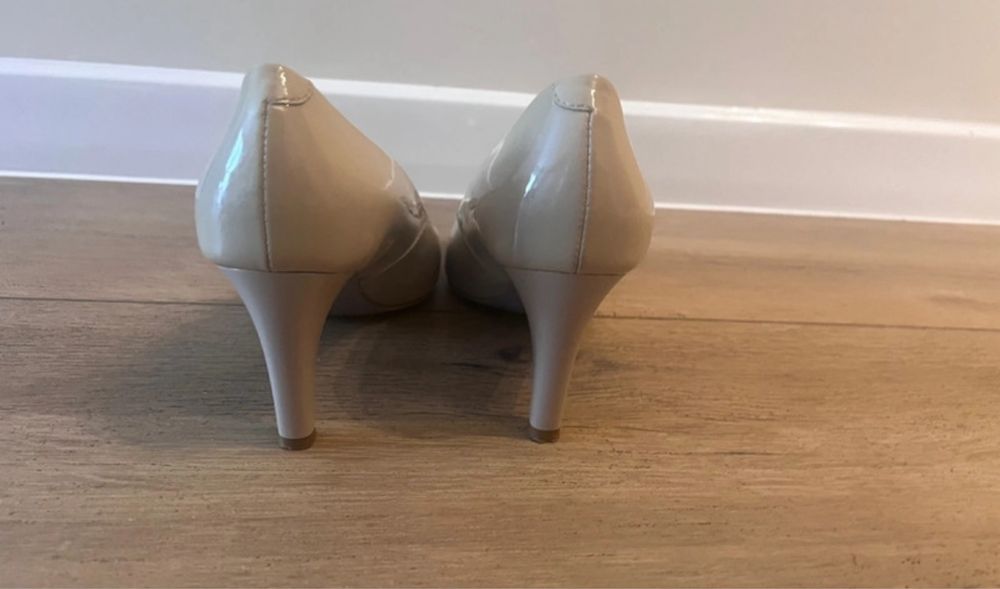 Buty damskie Gino Rossi 36/37 skóra lakierowana