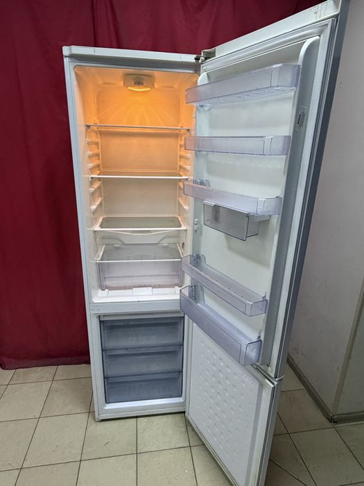 Холодильник BEKO CS 338022