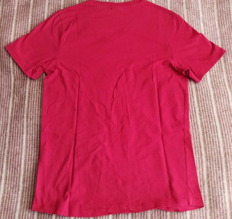 Футболка  Jack & Jones  синяя или красная (размер M )