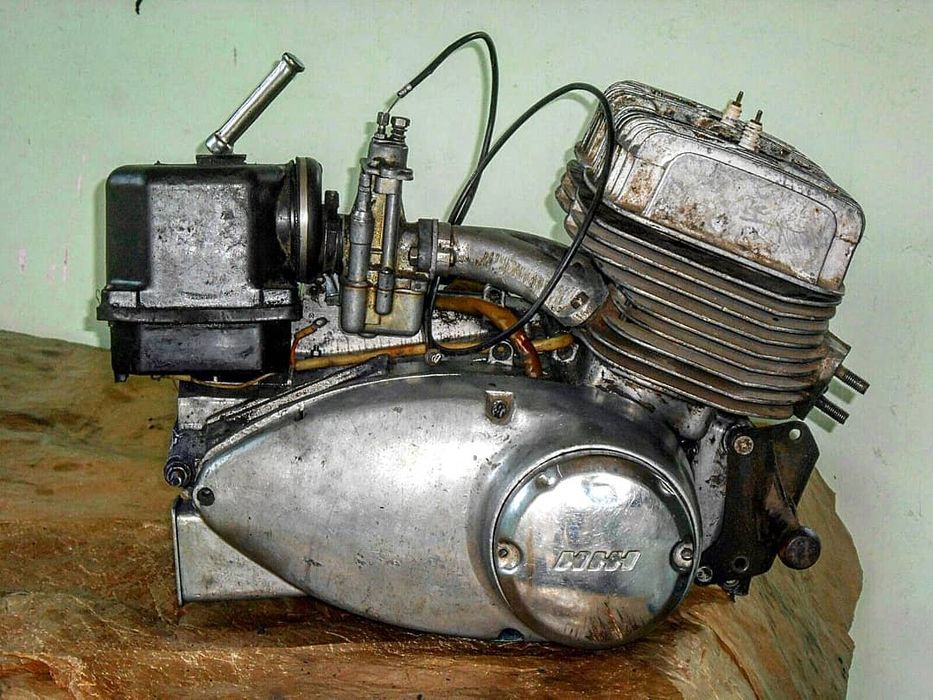 Двигун Иж Юпитер 5 поставив поїхав