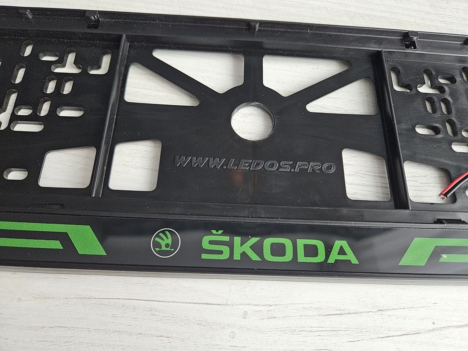 Рамка номерного знаку Skoda