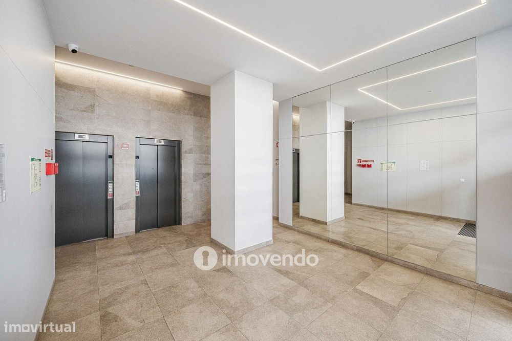 Apartamento T2 moderno, com estacionamento, na Alta de Lisboa