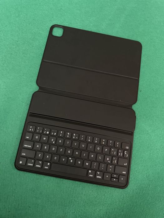 Capa com teclado Ipad 10 polegadas