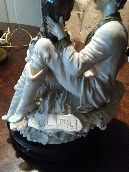 Estátua noivos italiana