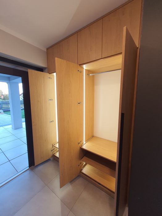 Kuchnie na wymiar garderoby szafy