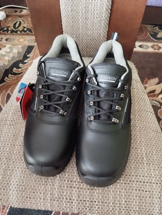 Buty bennon czarne rozmiar 42