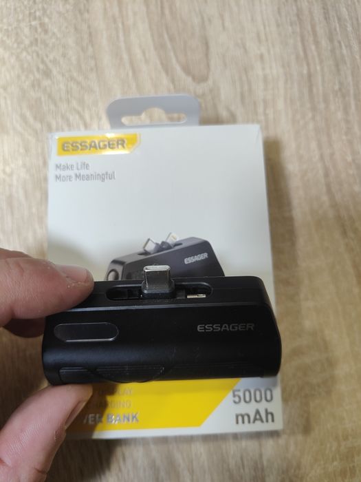 Кишеньковий павербанк Essager з роз'ємами для iPhone та Android
