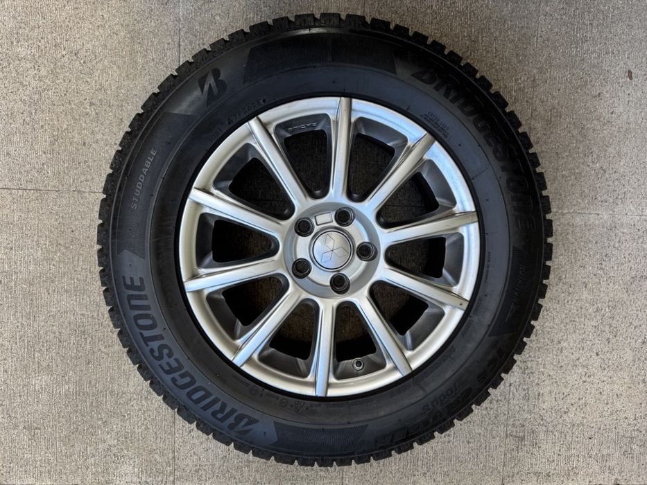 Продам шини з дисками BRIDGESTONE 235/65R17 108T