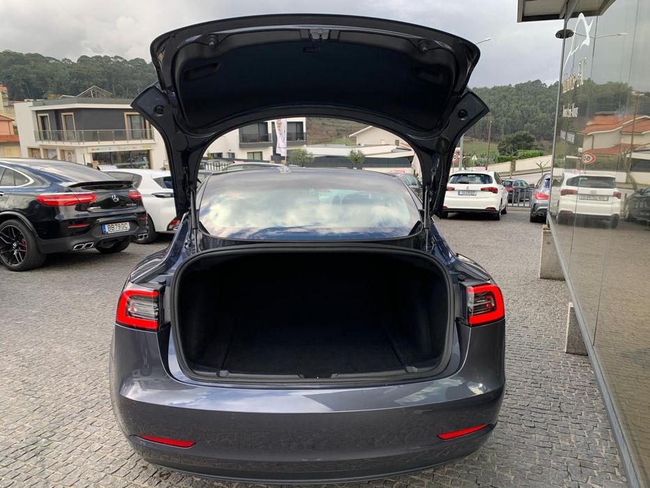 Tesla Model 3522608689252945925