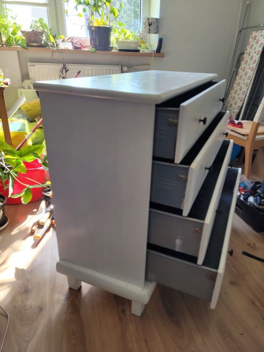 Biała komoda drewniana REZERWACJA