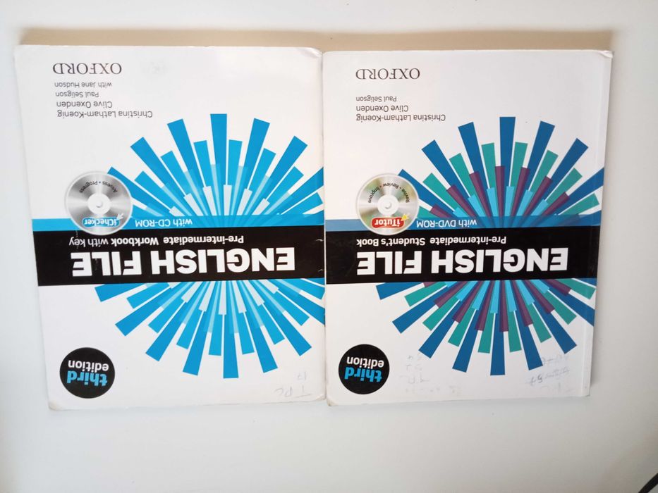 Livro Cambridge - English File Pre-Intermediate