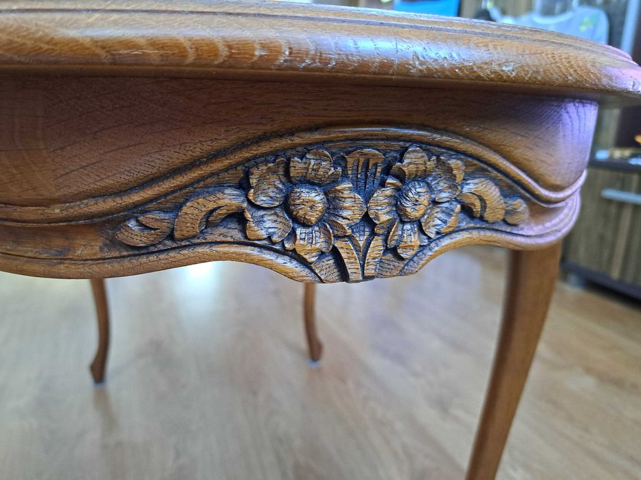 Ława  kawowa w stylu ludwikowskim