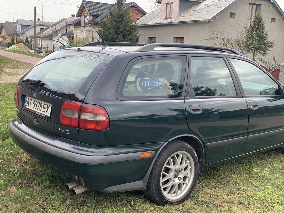 Продам volvo v40 2.0 бенз