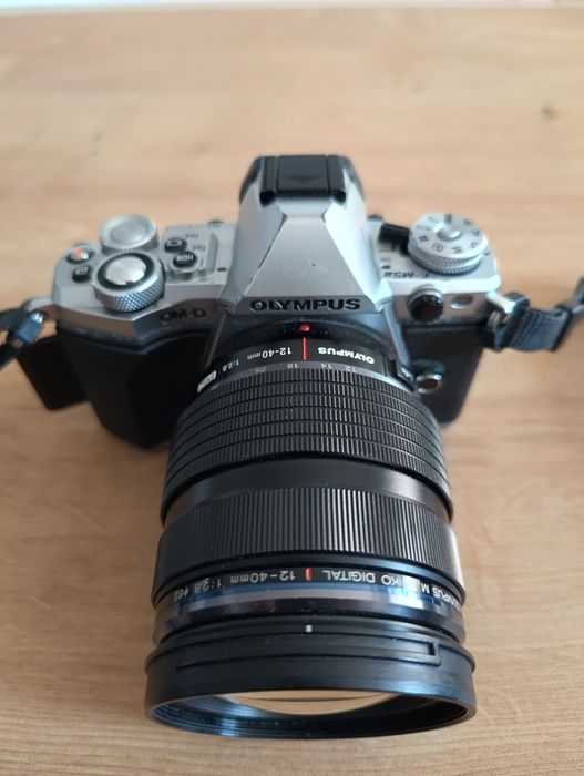 Olympus  O-MD E-M5ii + statyw Manfrotto gratis