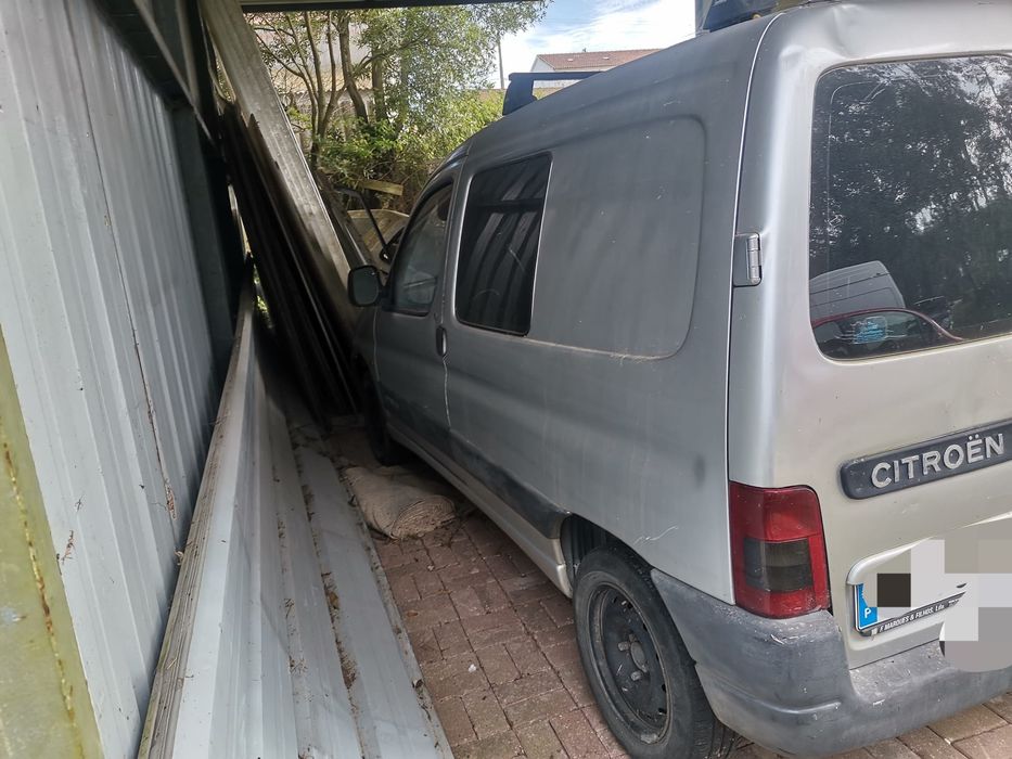 Berlingo 1.8d para restauro ou peças