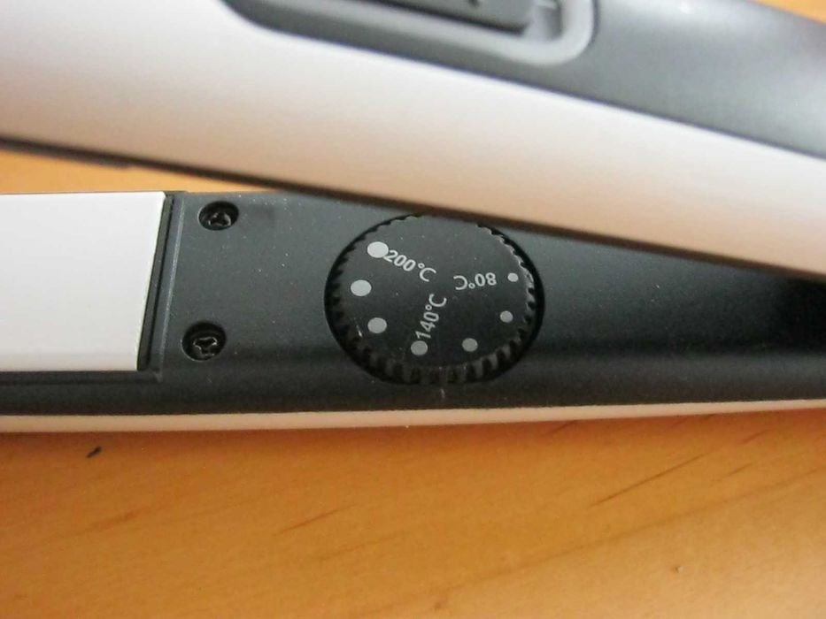 Prostownica do włosów – sprawna, dobry stan