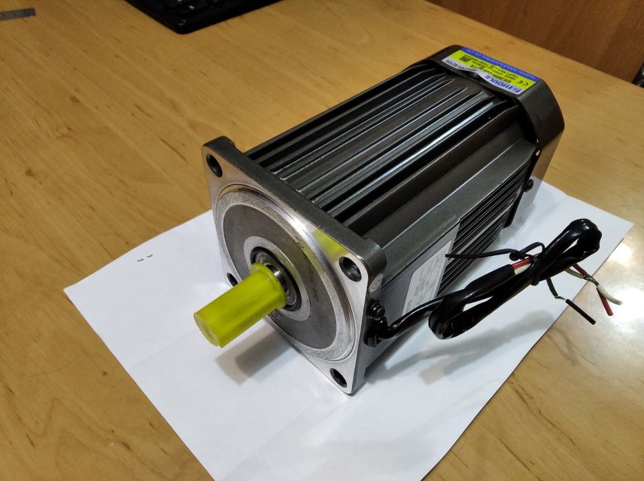 Продам редукторный двигатель 6ik250w