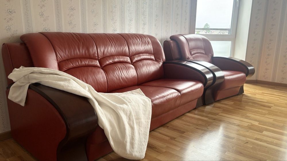 Шкіряний комплект меблів теракотового кольору