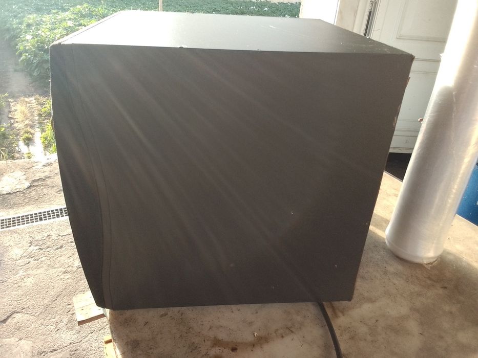 Sobufar amplificador marca KEF