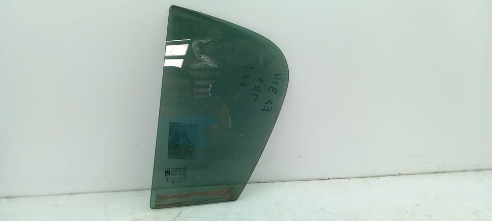 Vidro triangular da porta trás esquerdo OPEL Corsa D