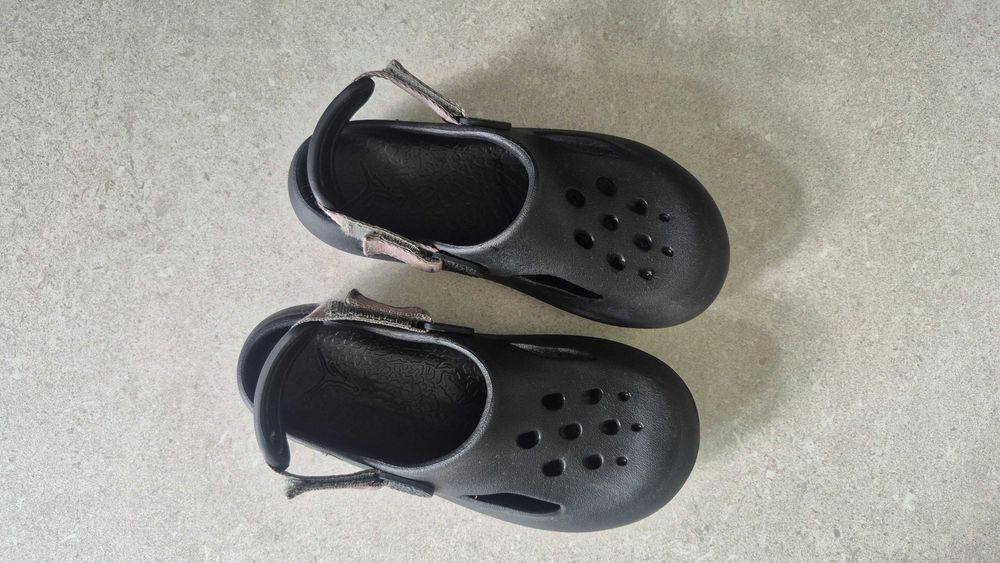 Jordan crocs klapki 33